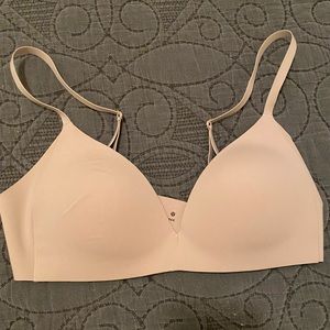 Lululemon take shape bra 34c EUC